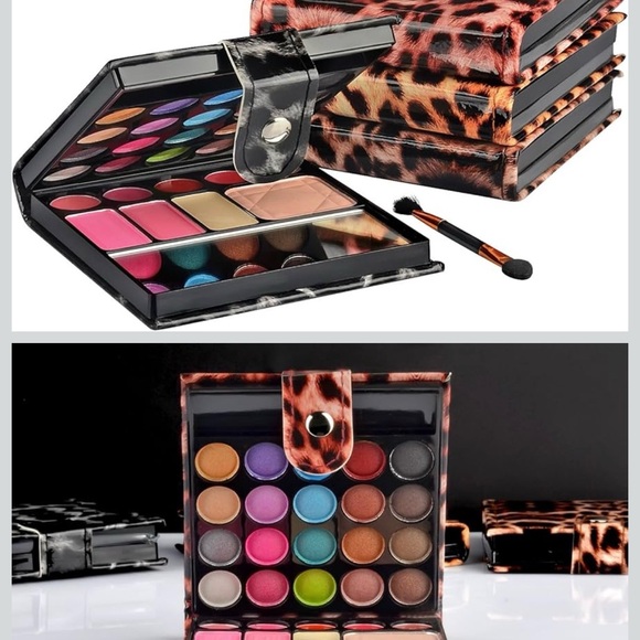 Vibrant Compact Makeup Palette with Mirror - Picture 3 of 3